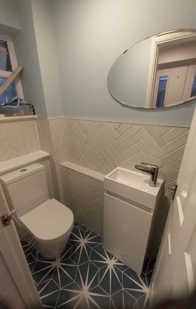 Compact cloakroom